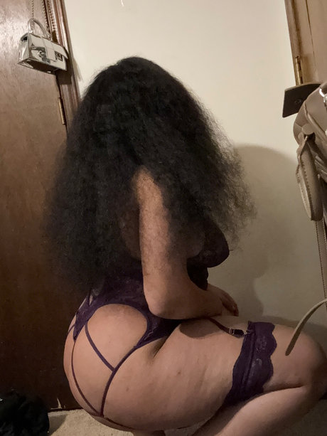 Nila Juicy pornstar pretty img