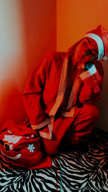 Nikky Divine star exclusive archive