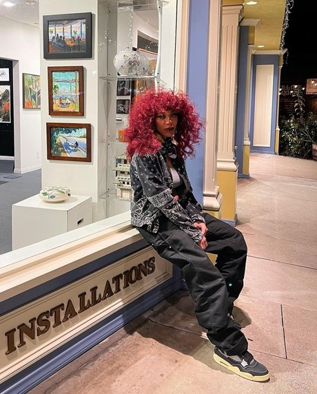 Kiera Please model adult images