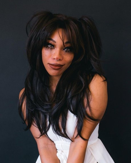 Kiera Please pornstar pretty pic