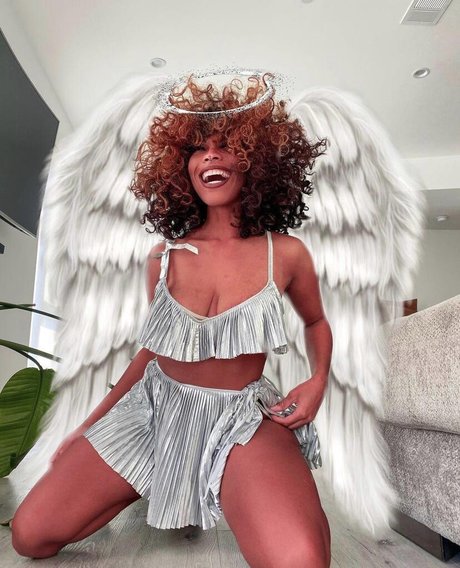 Kiera Please model sex img