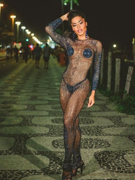 Aline Riscado hd model images