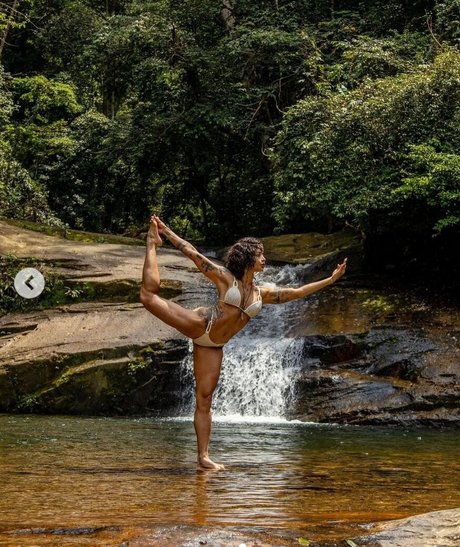 Aline Riscado exclusive star archive