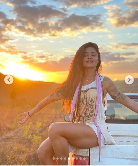 Aline Riscado naked actress archive