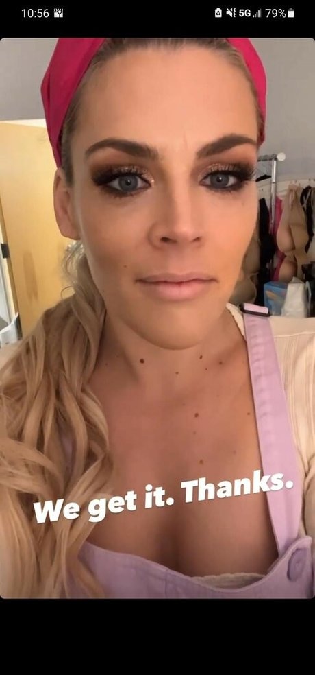 Busy Phillips pornographic model img