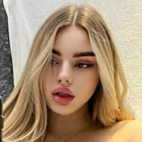 briannaholms pretty actress pic