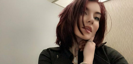 briannaholms pornstar erotic photo