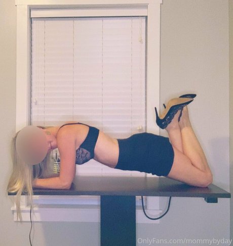 mommybyday top actress pics