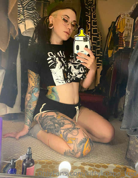 kittykoopa free erotic star pics