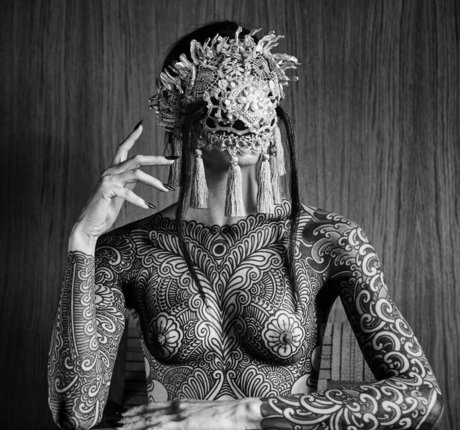 curvy girls onlyfans art nude archive