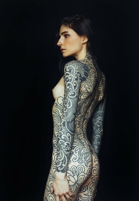 Noemie Doragon hd star pictures