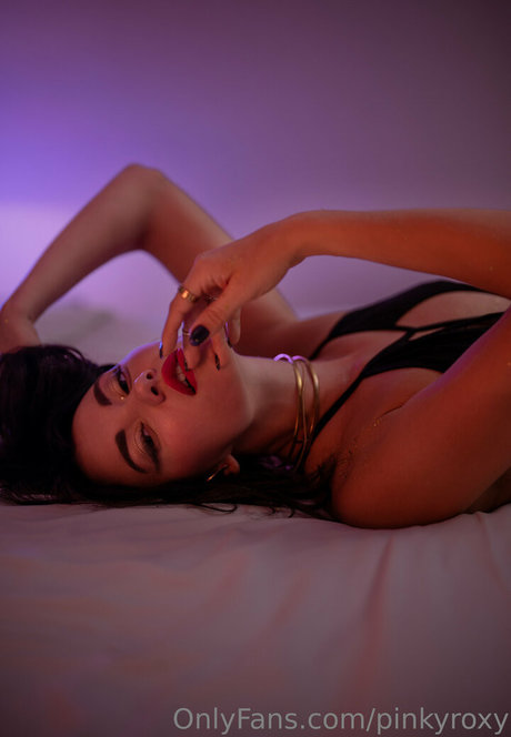 pinkyroxy star free galleries