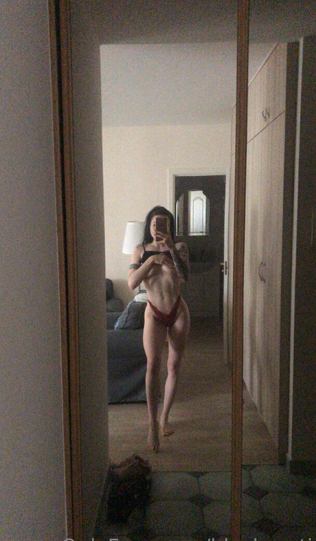 blackyusti model high quality pics