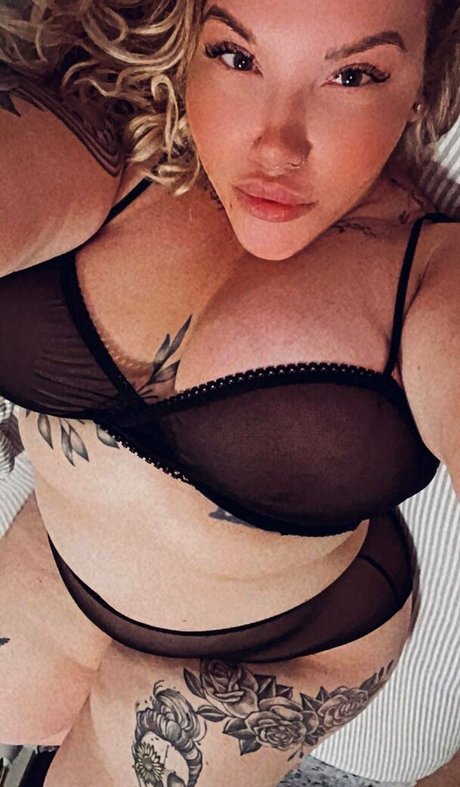 blackyusti pretty pornstar img