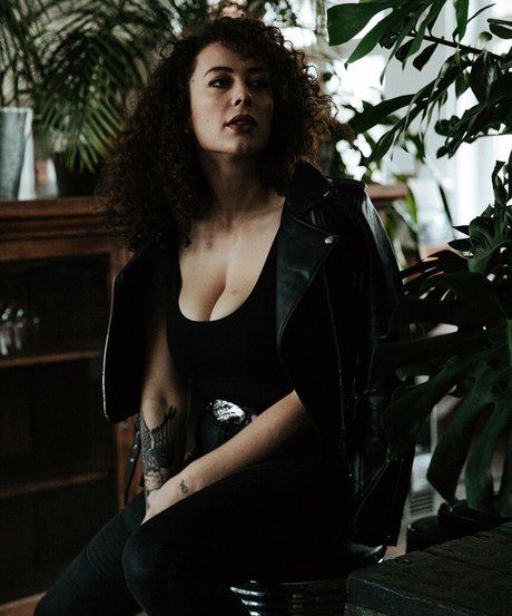 Leila Lowfire perfect actress image