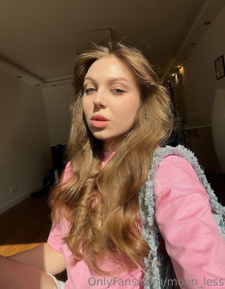 moon less pornstar beautiful pic