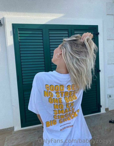 babyyzoeyy nude star pics