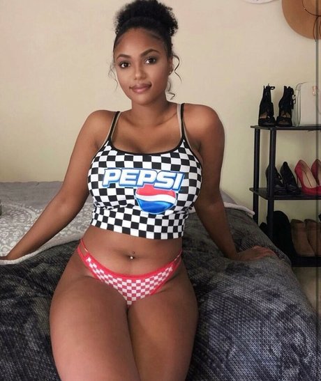 Sophia Cardinez erotic actress photos