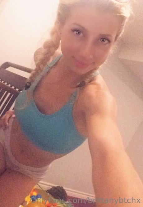 brittanybtchx model naked picture