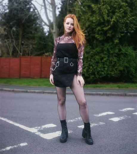 Ash Millman nude pornstar img