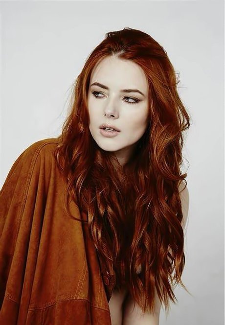 Ash Millman sex model photo