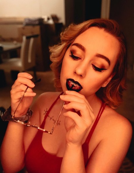 waverlyluxe pornographic model pics