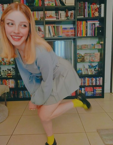 tattooed redhead onlyfans adult picture