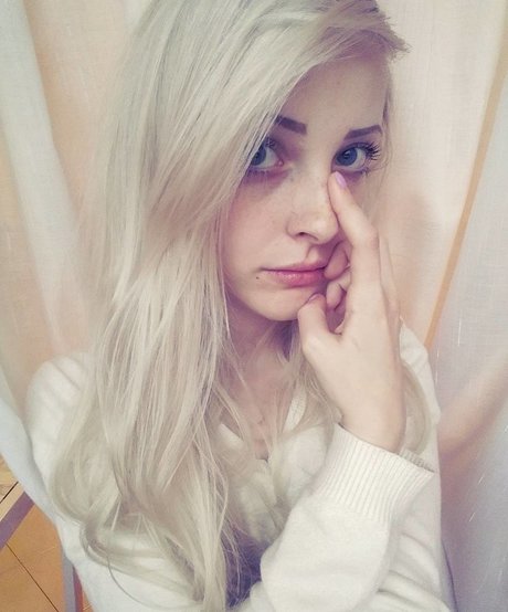 Agnese Innocente sexy model picture