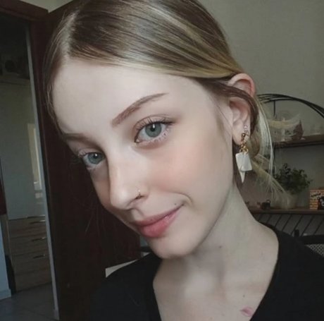 Agnese Innocente pornstar sex galleries