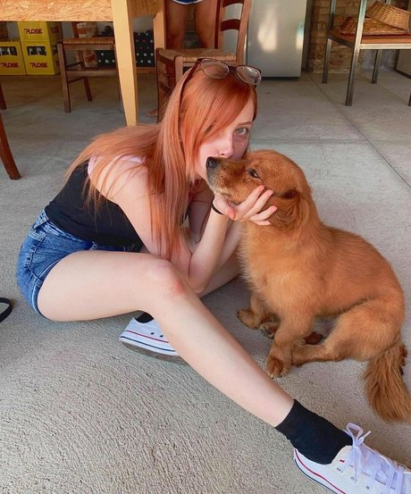 Agnese Innocente model hd image