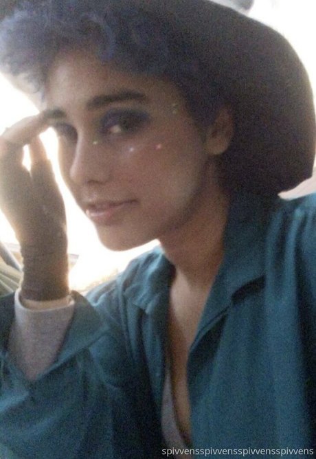 spivvens naked model gallery