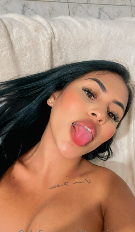 itsthesaracutie beautiful actress img