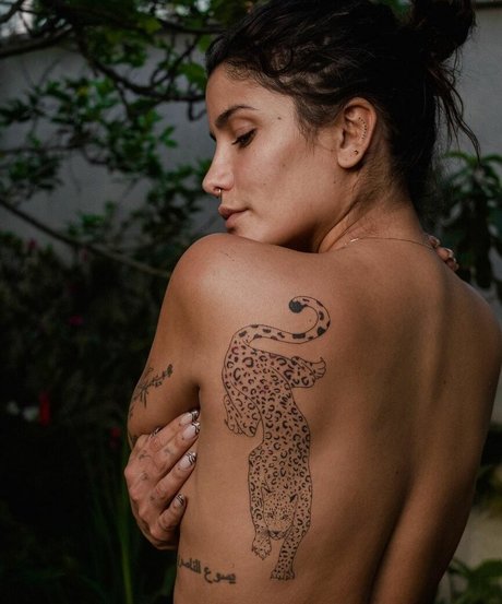 Martina La Peligrosa nice star photo