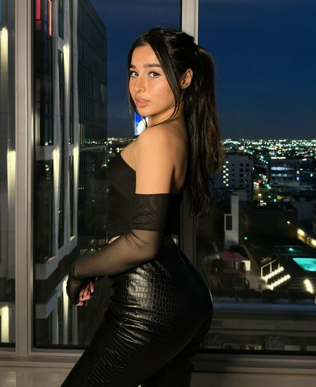 Rachel Raiychu naked star image