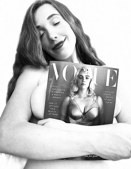 redbuns star nudes galleries