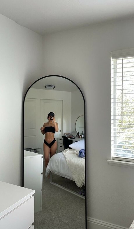 reverse gangbang onlyfans beautiful xxx pictures