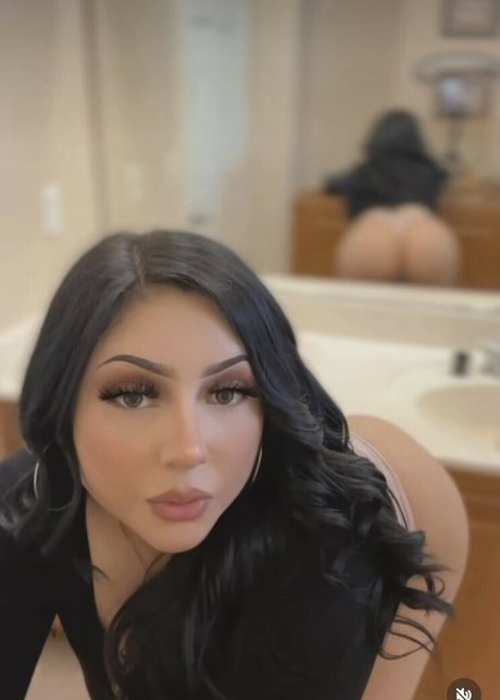 Bakedbabeeee erotic model pic