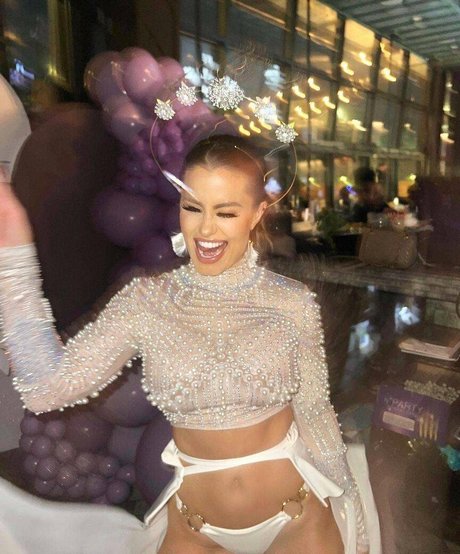 Brooke Adams sex model archive