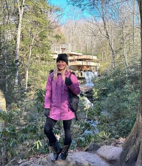 iJustine model free photos