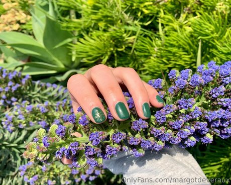 margotdeveraux nudes star archive