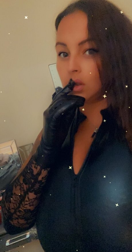 terrijaneofficial erotic model images