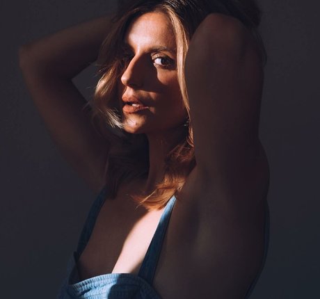 Anneliese Van Der Pol star perfect pics