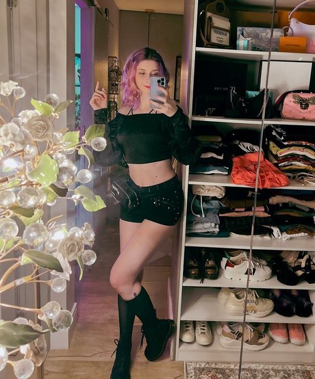 Gabi Cattuzzo top model picture