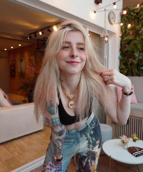 Gabi Cattuzzo xxx actress pictures