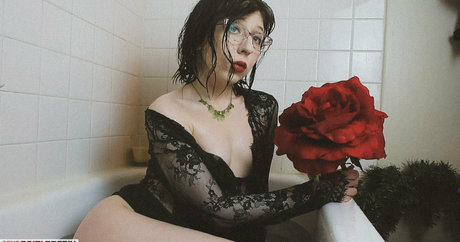 Girlbotdiv sex star pic