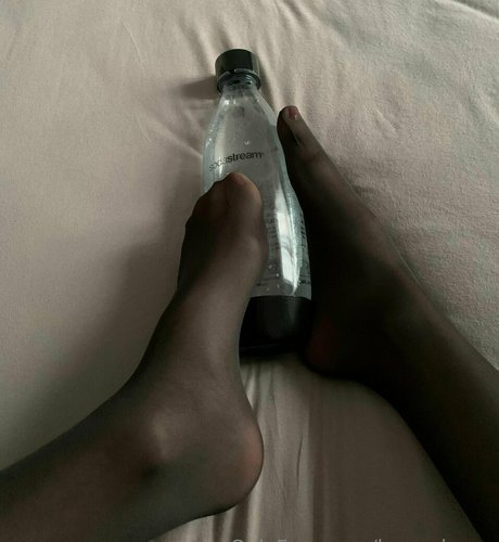 lauraaloove hot actress image