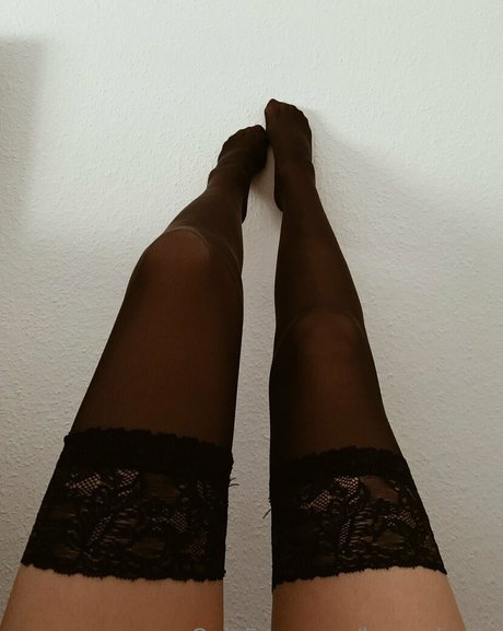 lauraaloove pretty actress pics