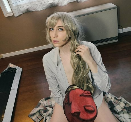 lukalutari beautiful pornstar photo