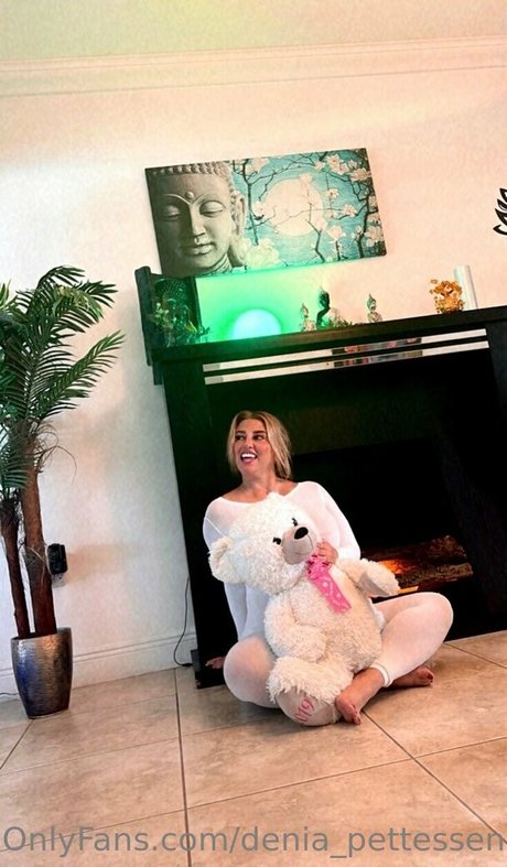 denia pettessen art pornstar photo