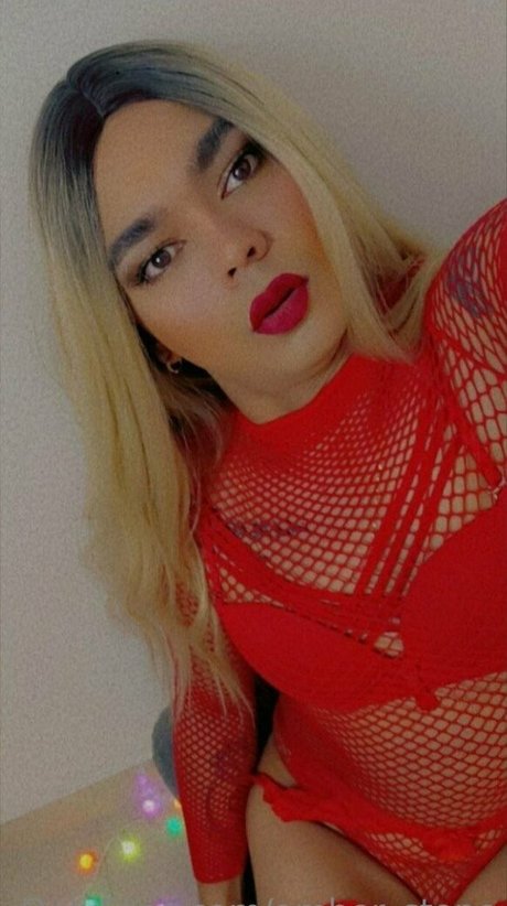 amber stone star exclusive pic